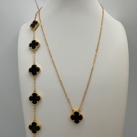 18K Gold Plated Black Clover Set - Picture 2 of 7